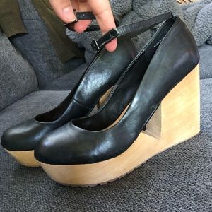 Platform shoes